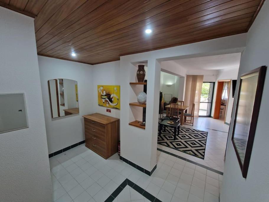 אלבופיירה Charming Beachside Apartment- The Perfect Getaway! מראה חיצוני תמונה